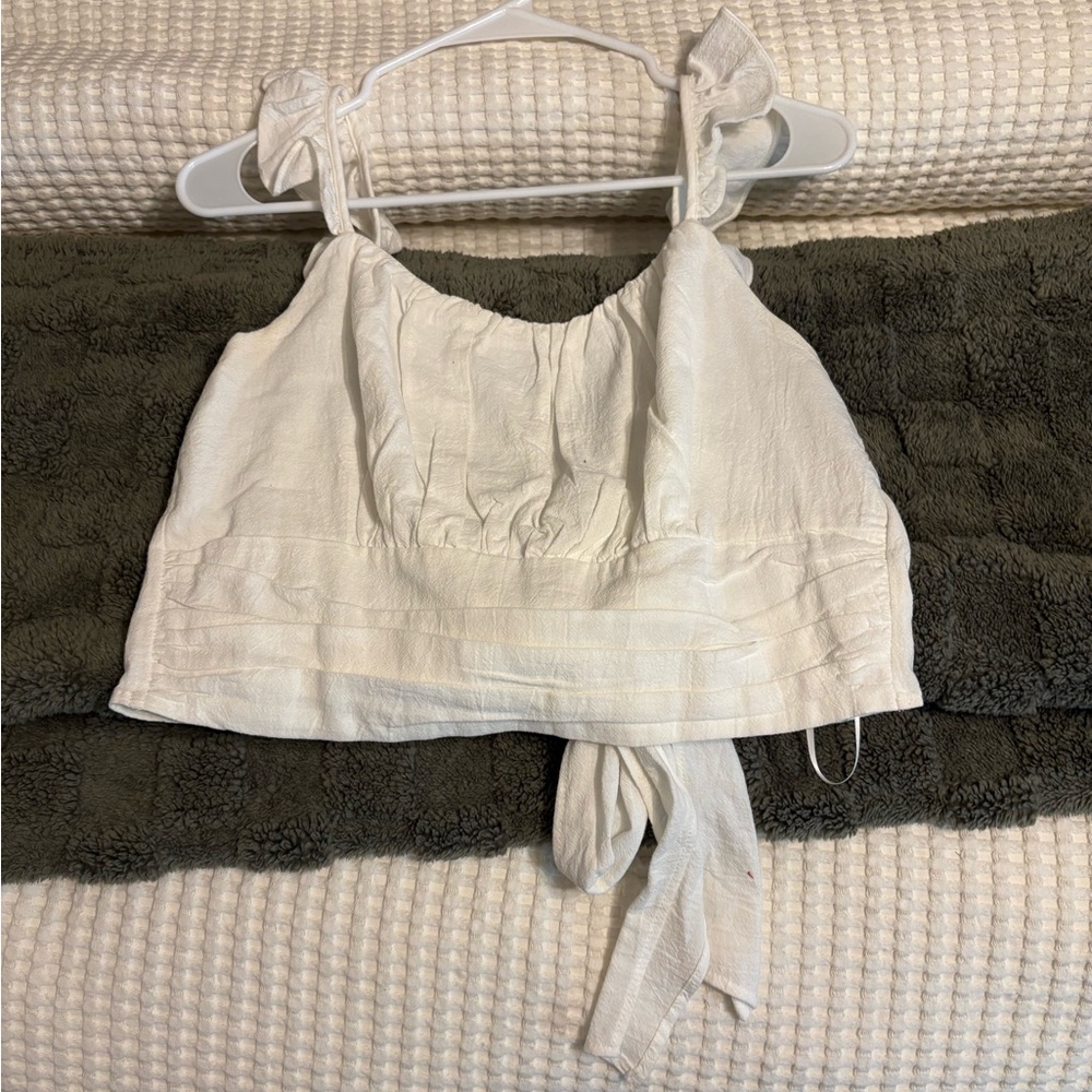 Elegant White Sleeveless Tie-Front Top